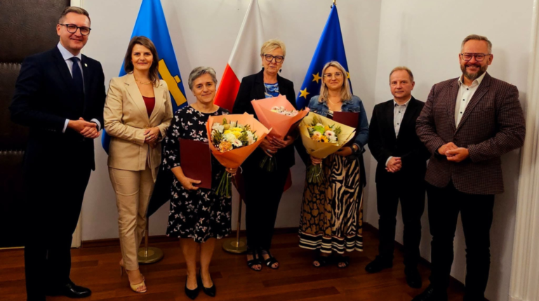 Wyjątkowe jubileusze w wielickiej oświacie. Dyrektorki uhonorowane za lata pracy