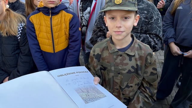 11. akcja sprzątania cmentarzy wojennych. Wieliczka zn&oacute;w włączyła się w inicjatywę