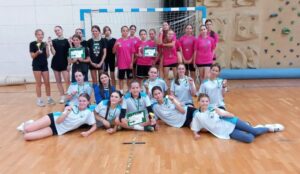 Dziewięć rzut&oacute;w karnych w walce o podium! Emocjonujący turniej szkolnych drużyn