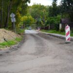 Nowe chodniki i jezdnia w gminie Kłaj. Trwają inwestycje za niemal 4,5 mln zł