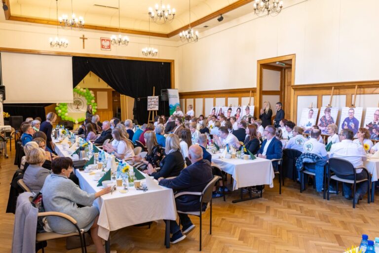 Dziesięć lat przyjaźni i wsparcia. Jubileusz wielickiej Wsp&oacute;lnoty Młodzieży z Niepełnosprawnościami