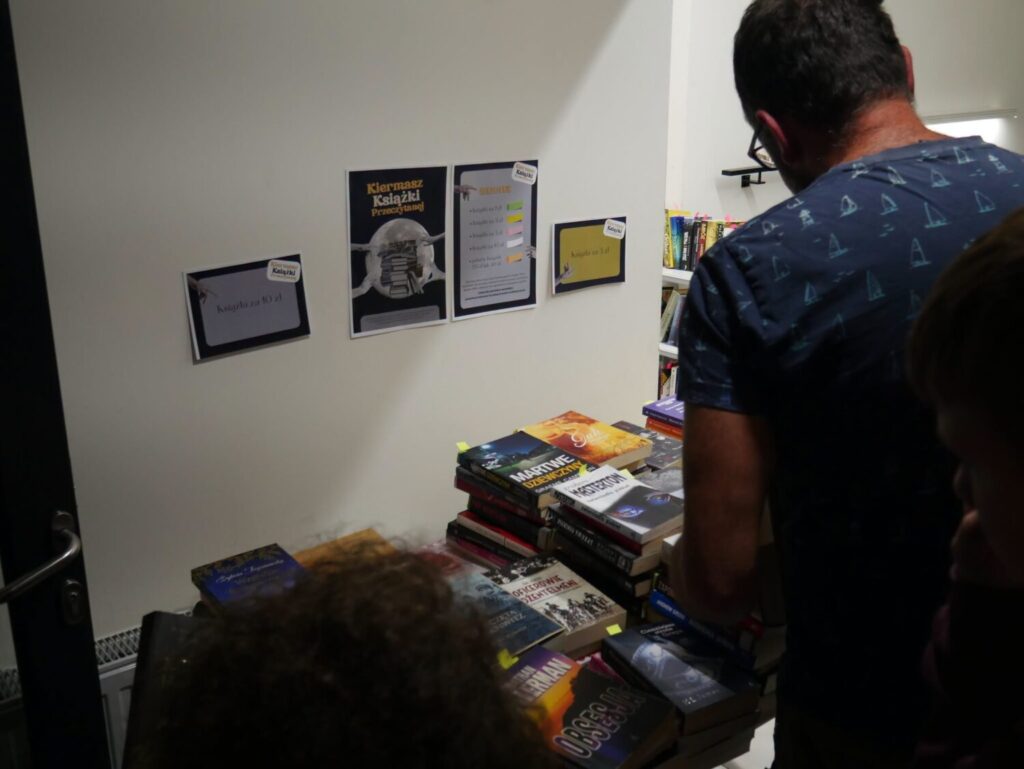 Po zmroku między książkami. Noc Bibliotek w wielickiej Mediatece