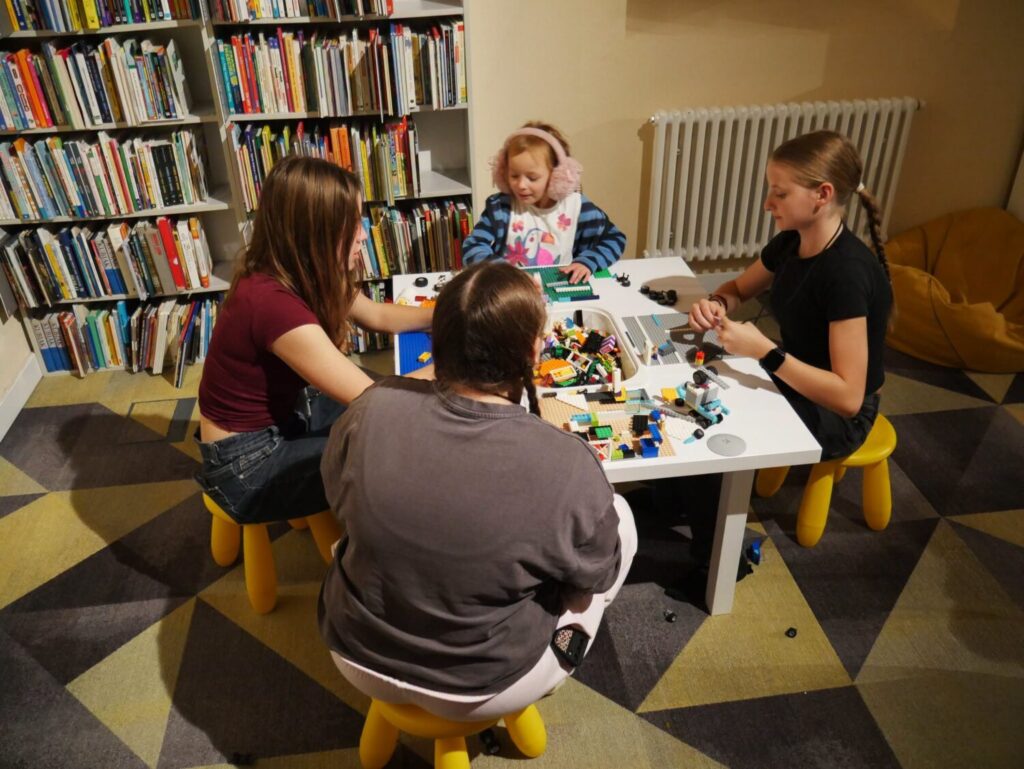 Po zmroku między książkami. Noc Bibliotek w wielickiej Mediatece