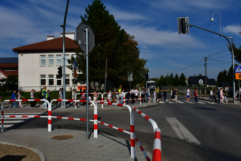 Pr&oacute;bne ewakuacje w plac&oacute;wkach oświatowych w Gdowie