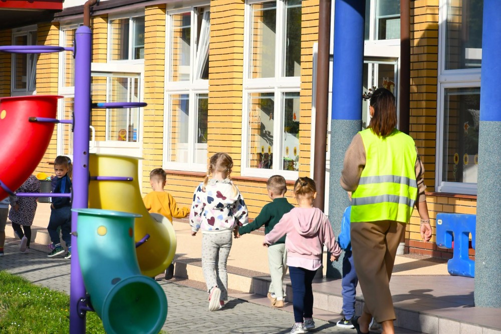 Pr&oacute;bne ewakuacje w plac&oacute;wkach oświatowych w Gdowie