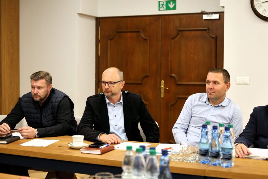 Przejścia dla pieszych i edukacja najmłodszych. O bezpieczeństwie na drogach powiatu wielickiego
