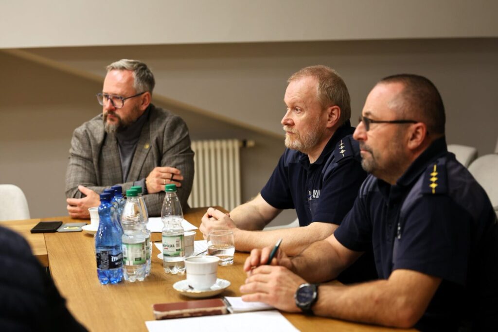 Przejścia dla pieszych i edukacja najmłodszych. O bezpieczeństwie na drogach powiatu wielickiego