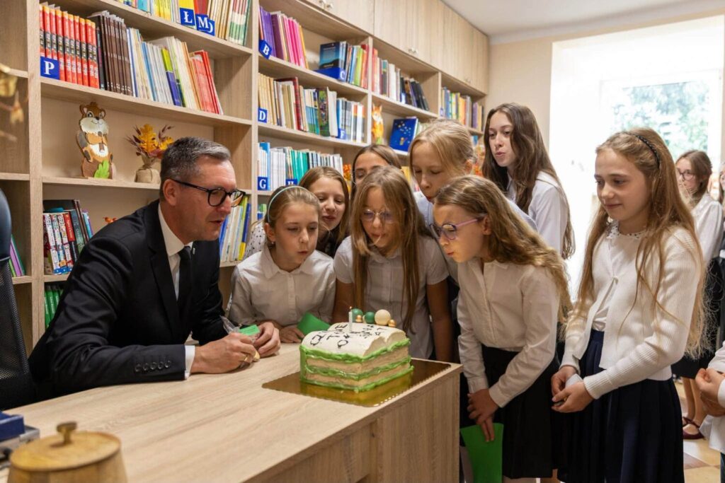 Szkolna biblioteka w Raciborsku w nowej odsłonie. Uroczyste otwarcie za nami